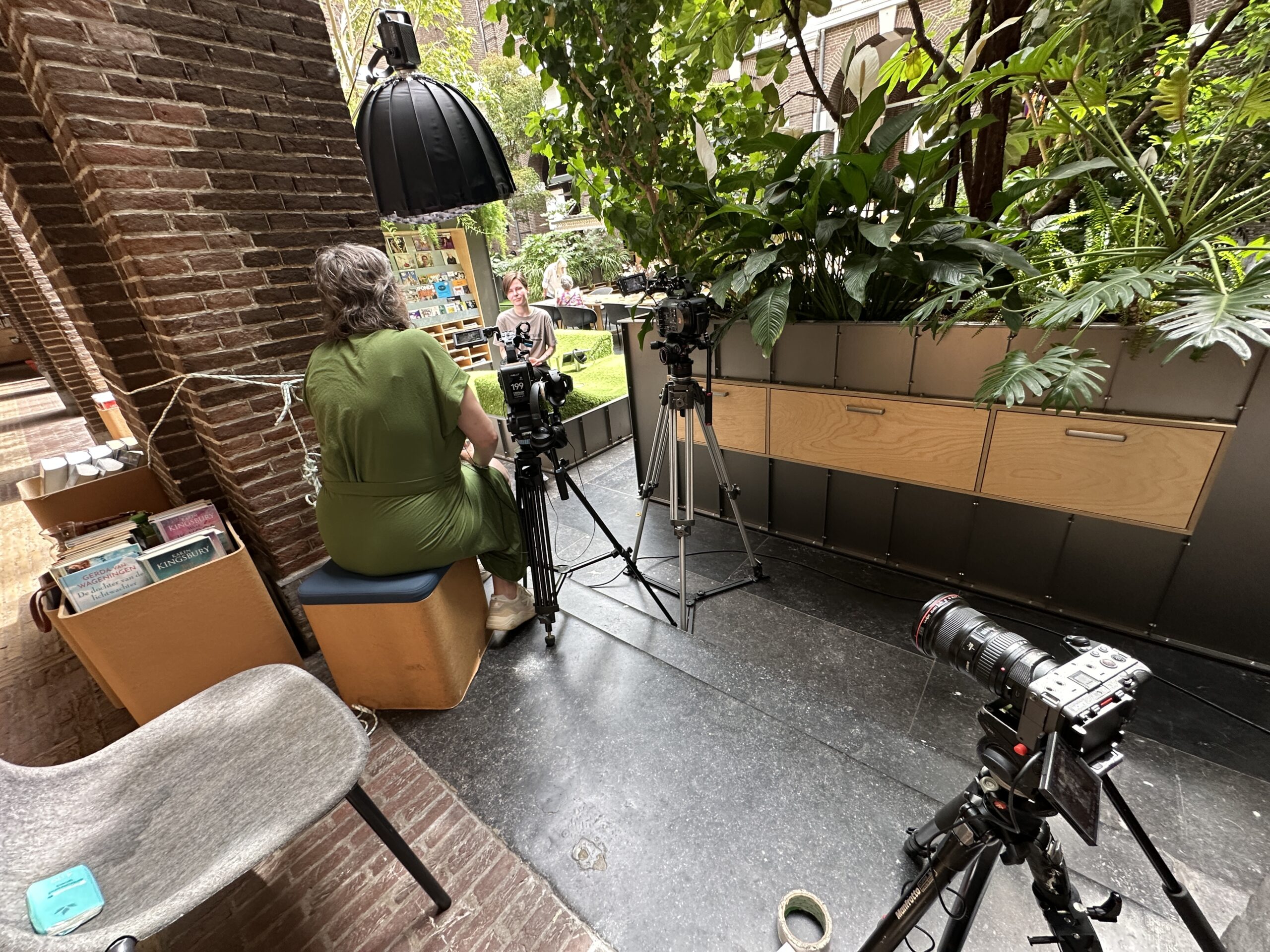 5 redenen om de aftermovie van je event te combineren met een podcast